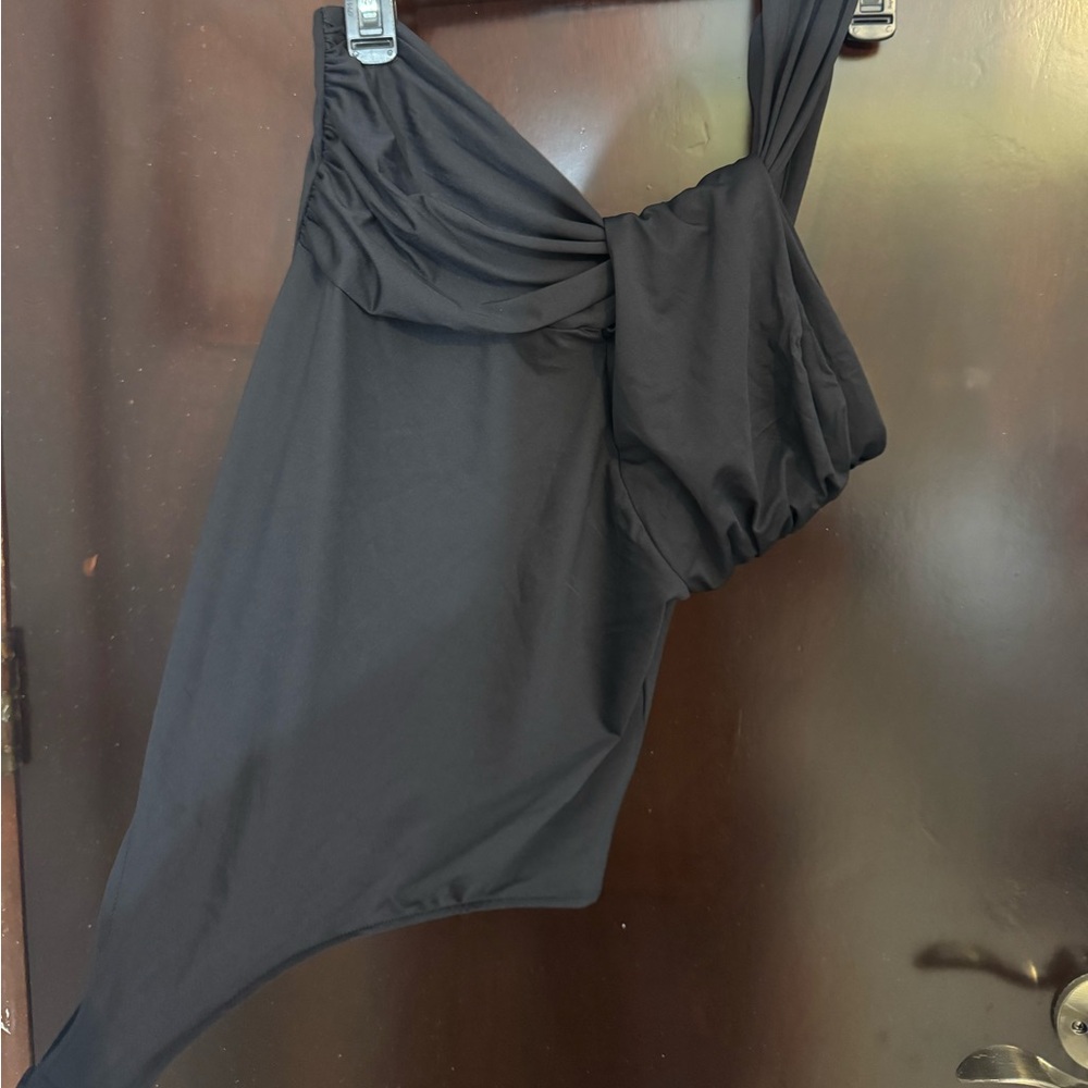 Elegant Black One-Shoulder body suit